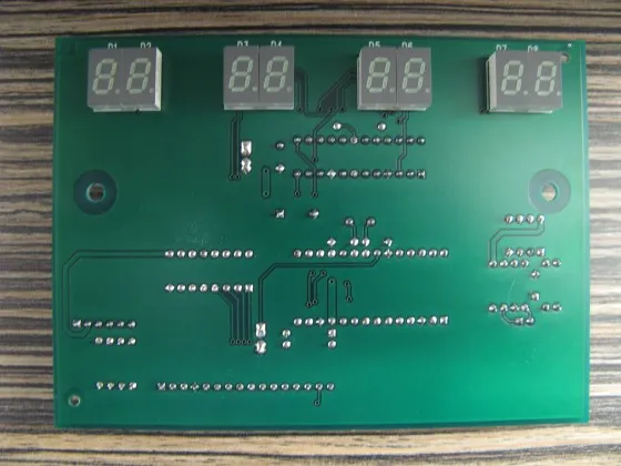 scheda elettronica pcb dopo il lavaggio e pulizia ad ultrasuoni SONICA.