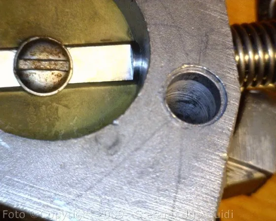 farfalla carburatore prima del lavaggio in ultrasuoni