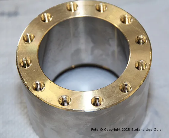 Cilinder cleaned with SONICA Ultrasonic Cleaner