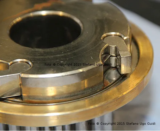 After ultrasonic cleaning there are not residues of grease or dirt 